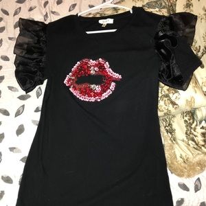 Bedazzled Lip T-shirt with puffy sleeves!